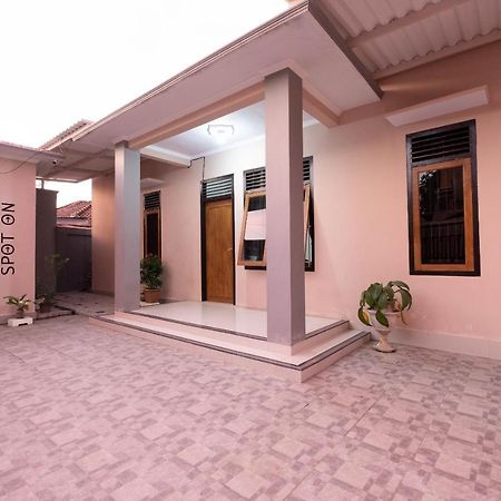 Spot On 1784 Tnc Residence Syariah Mataram Zewnętrze zdjęcie