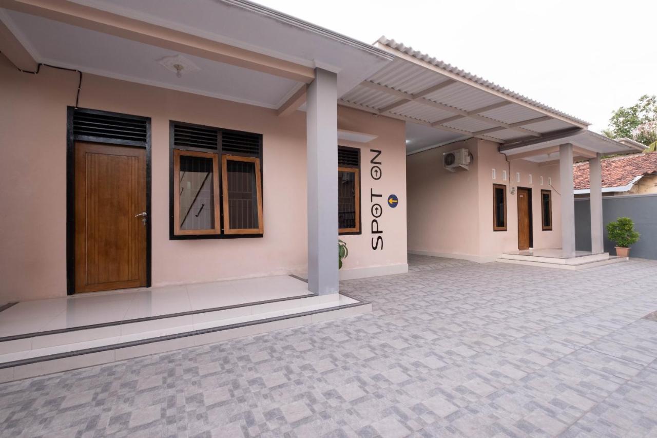 Spot On 1784 Tnc Residence Syariah Mataram Zewnętrze zdjęcie